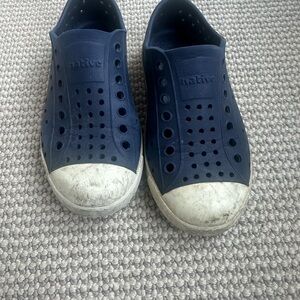 Native Kids Water Shoes in Dark Blue and White